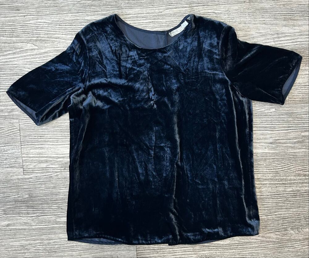 Vince Navy Blue Velvet Short Sleeve Top Small Silk Blend Split Back Blouse S⁠